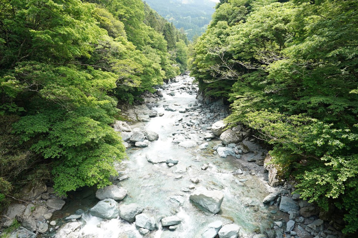 川