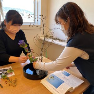 初心者も大歓迎♪ 気軽に楽しめる生け花教室 ‹ キッズニュース